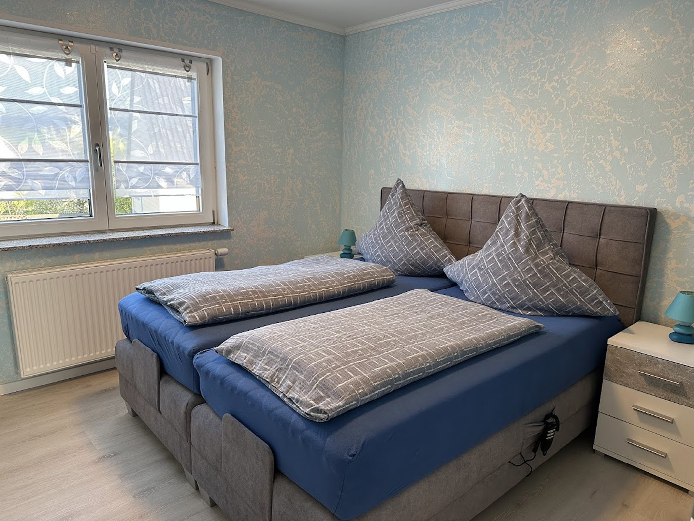 Schlafzimmer 1